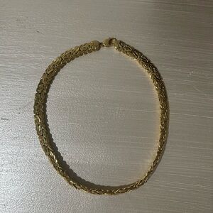 Luxurious Gold Woven Necklace